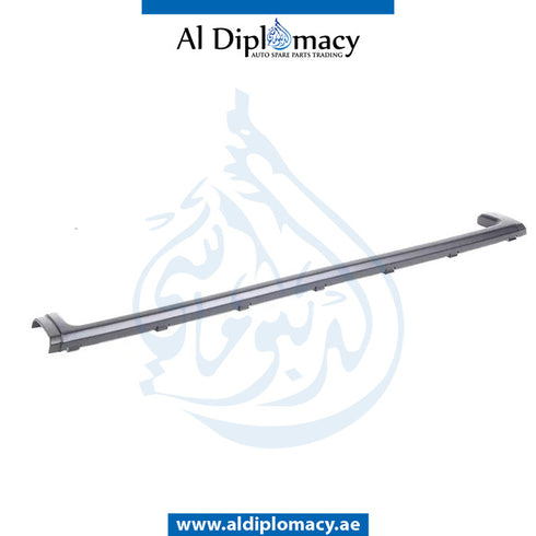 Front BUMPER Molding, CENTER for BMW 5 SERIES 1987-1996 models, Part Number 51112230369