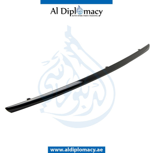 Front BUMPER Molding, CENTER for Mini Mini 2001-2006 models, Part Number 51117032899