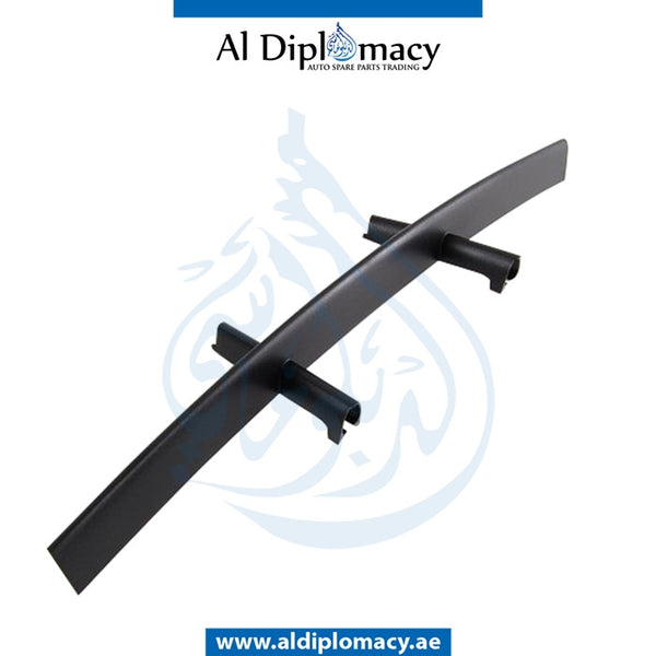 Front Lower BUMPER Grille, CENTER for BMW 5 SERIES models, Part Number 51117033702