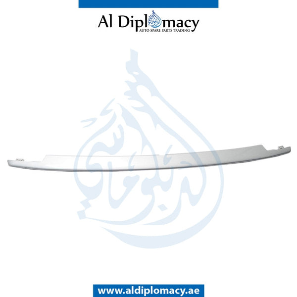 Front Lower BUMPER GRILLE Molding, CENTER for BMW 5 SERIES models, Part Number 51117178113