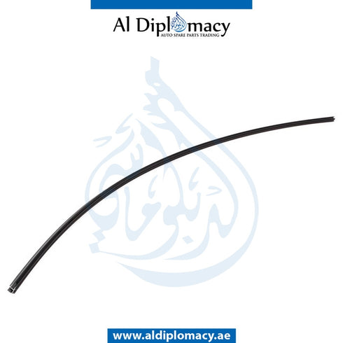 Front Lower WINDSHIELD MOLDING for BMW 3 SERIES 2005-2011 models, Part Number 51137133292