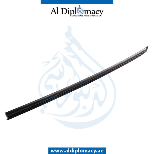 Front Right WINDSHIELD MOLDING for BMW 5 SERIES models, Part Number 51317045448