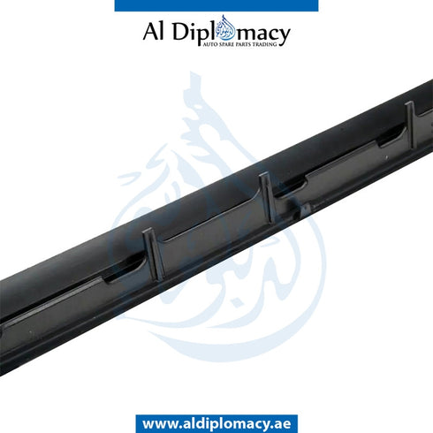 Front Right WINDSHIELD MOLDING COVER for BMW 3 SERIES 2012-2015 models, Part Number 51317258188