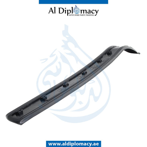 Left DOOR ENTRANCE COVER for BMW 3 SERIES 2005-2013 models, Part Number 51478046475