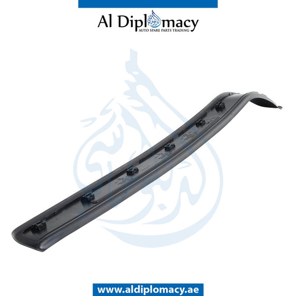 Left DOOR ENTRANCE COVER for BMW 3 SERIES 2005-2013 models, Part Number 51478046475