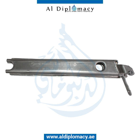 Left Lower AUXILIARY RADIATOR BRACKET for BMW 1 SERIES 2017-2023 models, Part Number 51747325044