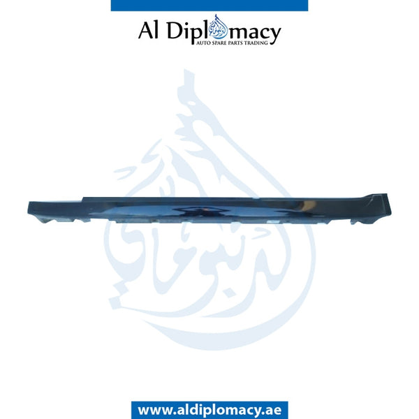 Left SIDE SKIRT for BMW 7 SERIES 2008-2015 models, Part Number 51777225837