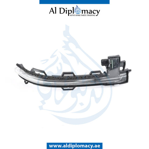 Right Mirror TURN SIGNAL LAMP for BMW 3 SERIES 2018-2022 models, Part Number 63137498160