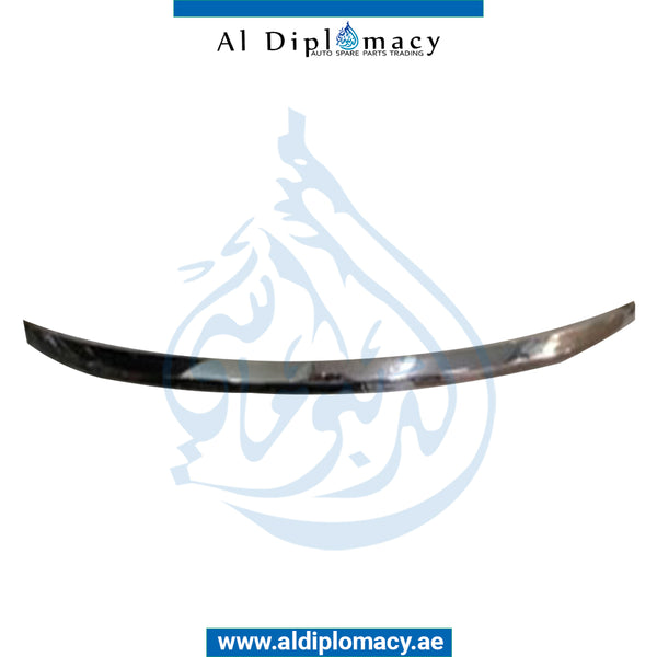 TRUNK LID Molding, CENTER for Mercedes-Benz C Class W205 (2015-2021) models, Part Number A2057430300