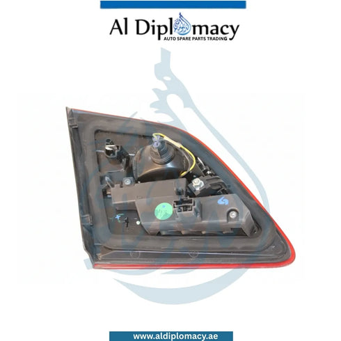 RIGHT SIDE Mercedes-Benz M Class W166 Trunk Lid Stoplight A1669068501