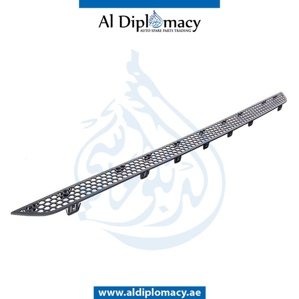 Front Lower BUMPER Grille, CENTER for Mercedes-Benz M Class W163 (1998-2005) models, Part Number A1638851581