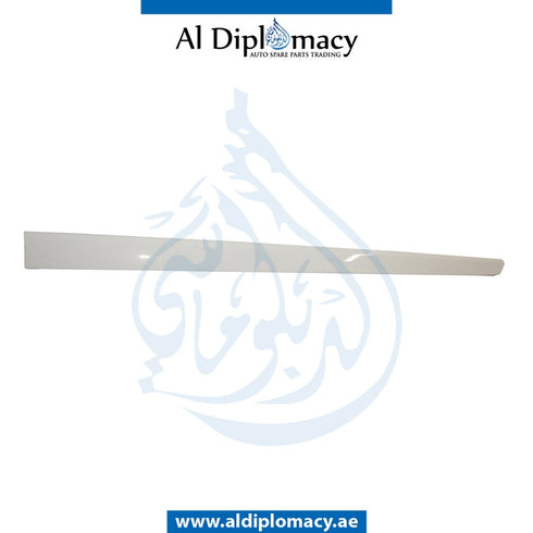 Front Right DOOR MOLDING for Mercedes-Benz M Class W164 (2006-2011) models, Part Number A1646901462