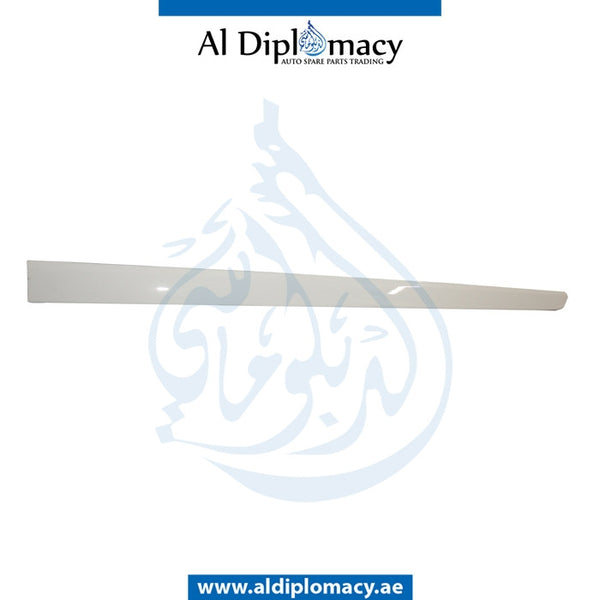 Front Right DOOR MOLDING for Mercedes-Benz M Class W164 (2006-2011) models, Part Number A1646901462