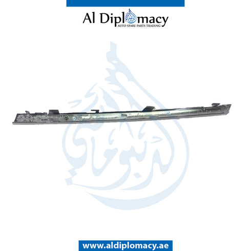 Right SHOW GRILLE Molding, CENTER for Mercedes-Benz M Class W164 (2006-2011) models