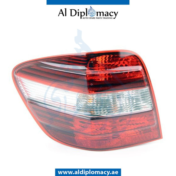 Left Side STOPLIGHT, Mercedes-Benz M Class W164 models by Original Mercedes, Part Number A1648203164 / A1649060700