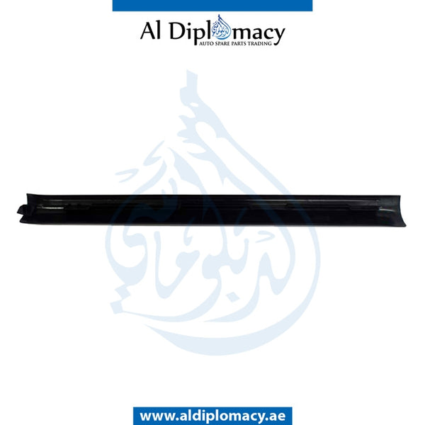 Right Inner DOOR ENTRANCE COVER for Mercedes-Benz SLK Class W172 (2011-2020) models, Part Number A1726800235