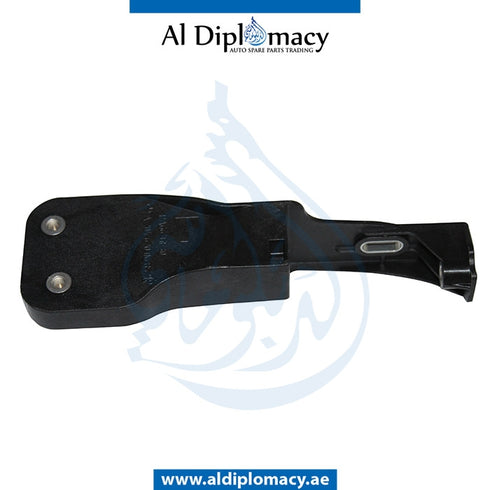 Left RADIATOR SUPPORT HEADLIGHT BRACKET for Mercedes-Benz C Class W204 (2007-2015) models