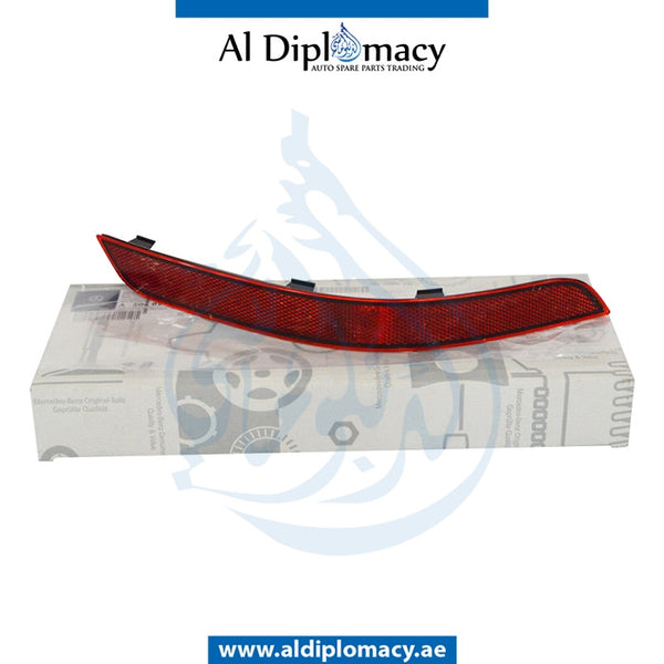 Left Side REFLECTOR, FRONT, Mercedes-Benz C Class W204 models by Original Mercedes, Part Number A2048200374