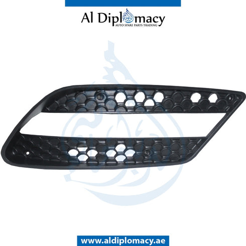 Front Right Lower BUMPER FOG LAMP GRILLE for Mercedes-Benz C Class W204 (2007-2015) models, Part Number A2048850753
