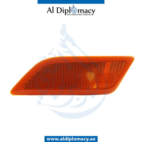 Right TURN SIGNAL LAMP for Mercedes-Benz C Class W204 (2007-2015) models, Part Number A2049067301