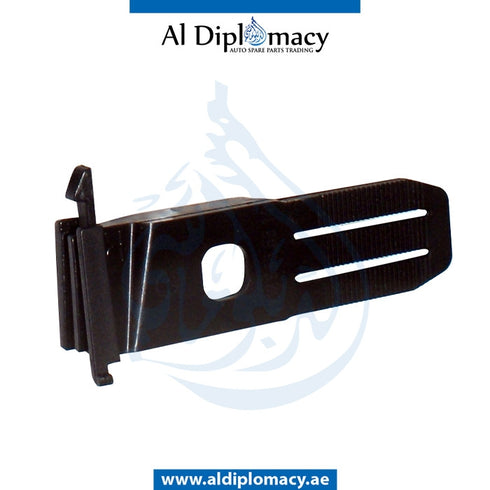 Right SHOW GRILLE SHELL BRACKET for Mercedes-Benz E Class W212 (2009-2016) models, Part Number A2128855514
