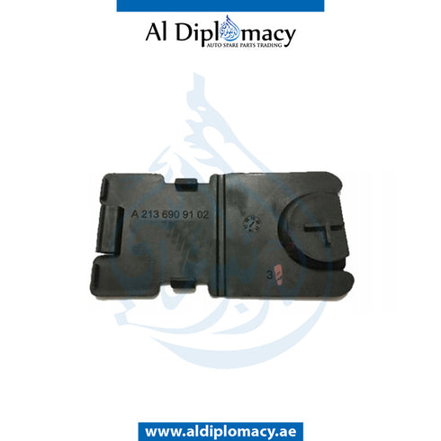 Front FENDER WHEEL ARCH MAINTENANCE FLAP for Mercedes-Benz EQC Class C192 (2015-2022) models, Part Number A2136909102