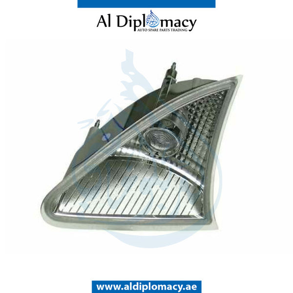 Left POSITION LAMP for Mercedes-Benz R Class W251 (2006-2013) models, Part Number A2518200956