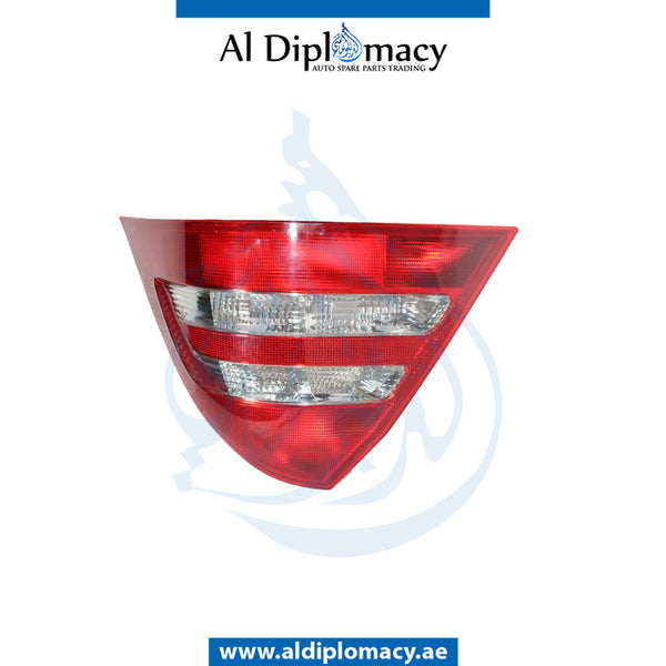 Right STOPLIGHT for Mercedes-Benz C Class W203 (2001-2007) models, Part Number DEP-2038200264