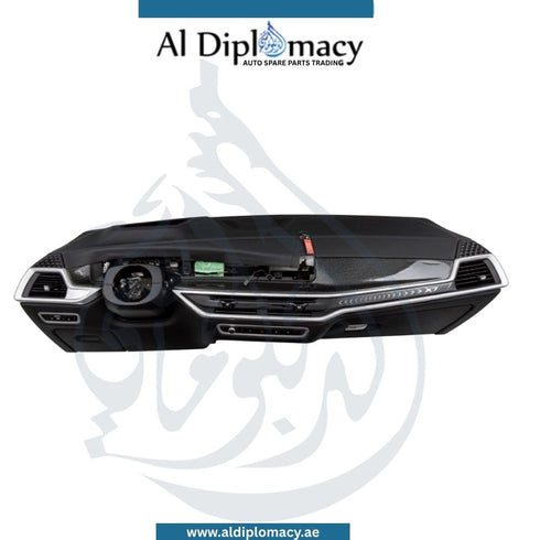 BMW X7 Series G07 LCI Black and Carbon Stitching Dashboard with Head-Up Display Empty - Used Original BMW