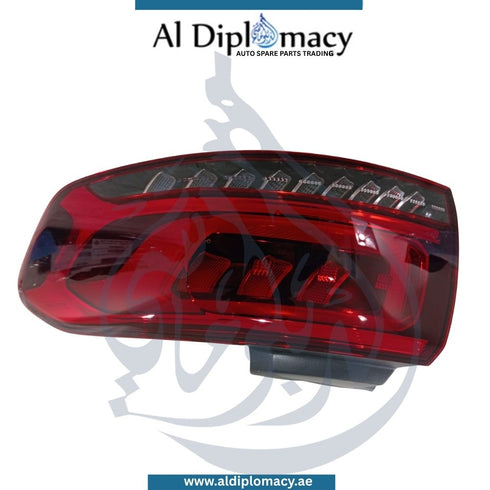 Original Mercedes-Benz Eqb Class X243 Stoplight, LED, Right Side - Used OEM Part Number A2439063400