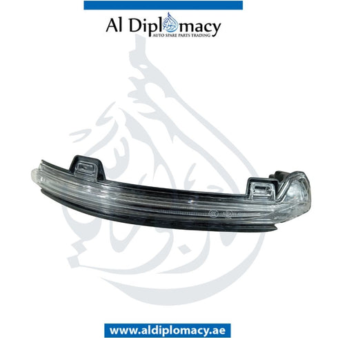 Mercedes-Benz Mirror Turn Signal Lamp Right Side - OEM Part Number A0999063803 Original Mercedes-Benz Used Part