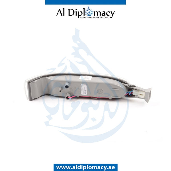 Left MIRROR TURN SIGNAL LAMP for Mercedes-Benz M Class W163 (1998-2005) models, Part Number T-1638200521