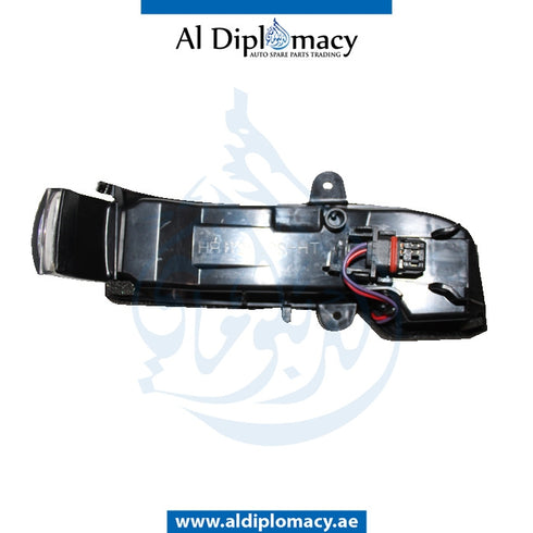 Left MIRROR TURN SIGNAL Lamp, SQUARE LED for Mercedes-Benz C Class W203 (2001-2007) models