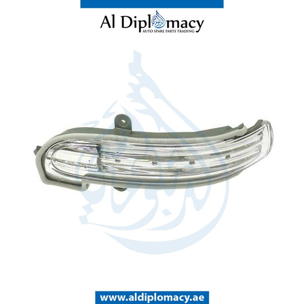 Left MIRROR TURN SIGNAL LAMP for Mercedes-Benz C Class W203 (2001-2007) models, Part Number T-2038201521
