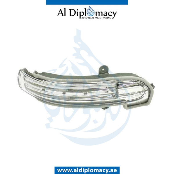 Right MIRROR TURN SIGNAL LAMP for Mercedes-Benz C Class W203 (2001-2007) models, Part Number T-2038201621