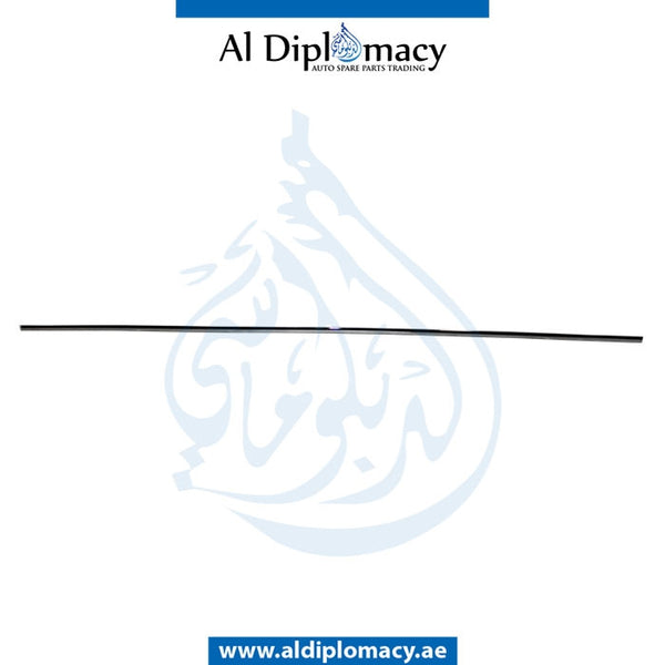 Front Left DOOR MOLDING for Mercedes-Benz C Class W204 (2007-2015) models, Part Number T-2047200180