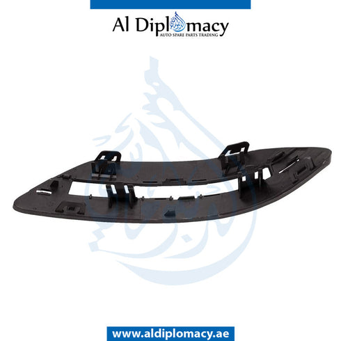 Front Right Lower BUMPER FOG LAMP GRILLE for Mercedes-Benz C Class W204 (2007-2015) models