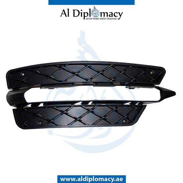 Right FOG LAMP COVER for Mercedes-Benz C Class W204 (2007-2015) models, Part Number T-2048851453