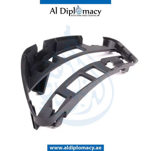 Right FOG LAMP GRILLE BRACKET for Mercedes-Benz C Class W204 (2007-2015) models, Part Number T-2048852914