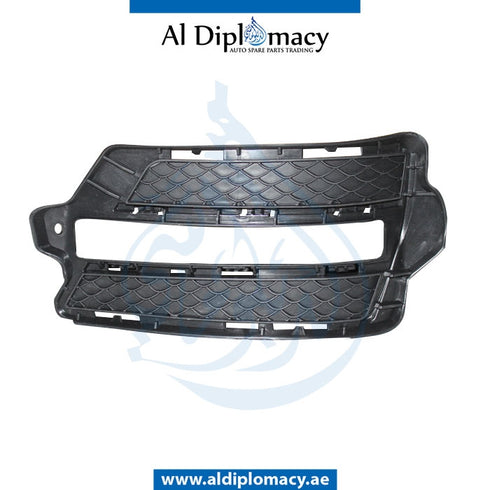 Front Right BUMPER LOWR FOG LAMP GRILLE for Mercedes-Benz C Class W204 (2007-2015) models, Part Number T-2048853022