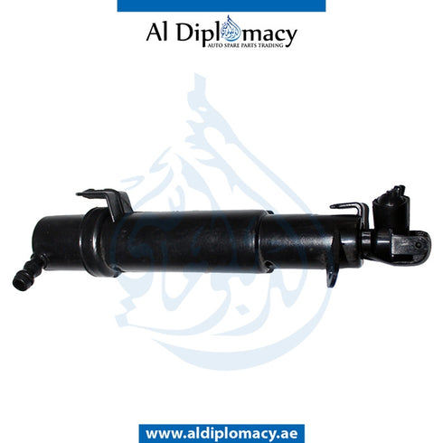 Right HEADLIGHT WIPER NOZZLE for Mercedes-Benz E Class W210 (1996-2002) models, Part Number T-2108601647