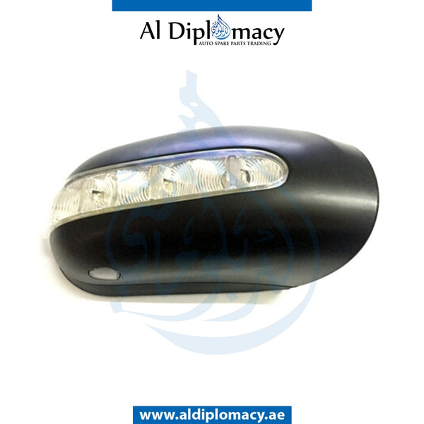 Right Mirror COVER WITH LAMP for Mercedes-Benz S Class W220 (1999-2005) models, Part Number T-2208101064