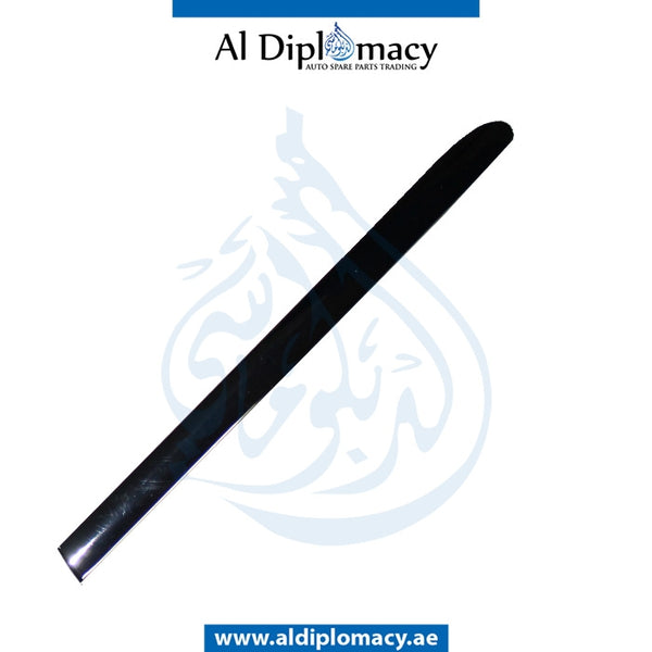 Front Right FENDER MOLDING for Mercedes-Benz CL Class W216 (2006-2014) models, Part Number T-2216902080