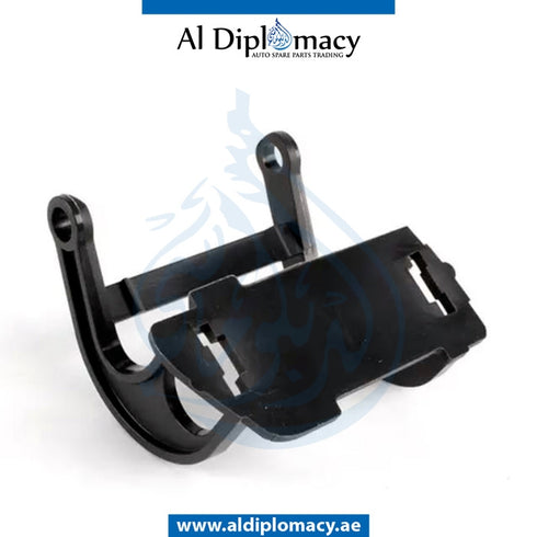 Right HEADLIGHT WASHER COVER BRACKET for BMW 5 Series E60 (2004-2010) models, Part Number T-51117060586