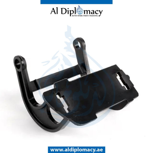 Right HEADLIGHT WASHER COVER BRACKET for BMW 5 Series E60 (2004-2010) models, Part Number T-51117060586