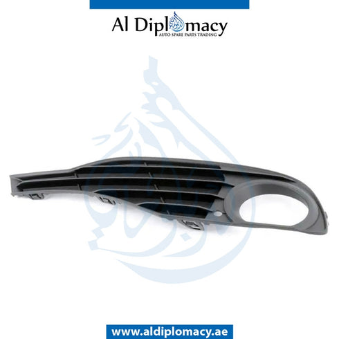 Right FOG LAMP COVER for BMW 3 Series F30 (2011-2015) models, Part Number T-51117255366