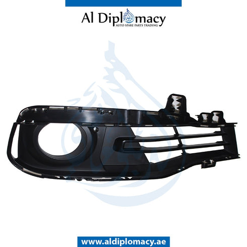 Front Right BUMPER FOG LAMP GRILLE for BMW 3 Series F30 (2015-2019) models, Part Number T-51117396878