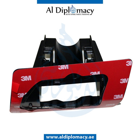 Left HEADLIGHT WIPER NOZZLE HOLDER for BMW 7 Series G11 (2015) models, Part Number T-51118061597