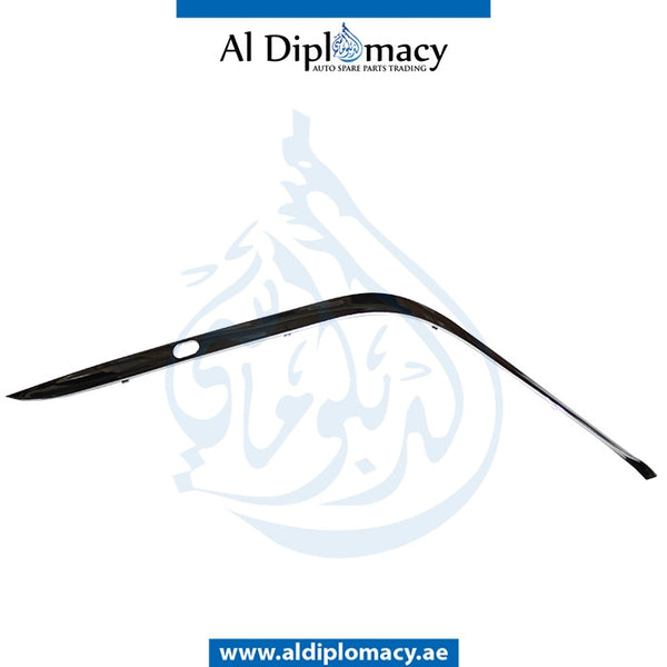 Front Right Lower BUMPER Molding, WITH HEADLIGHT WIPER HOLE for BMW 7 Series E38 (1995-2001) models, Part Number T-51118168106