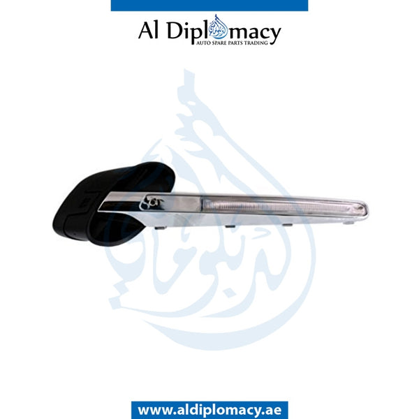 Left FENDER SIDE Grille, WITH M3 Lettering, AND LAMP for BMW 3 Series E92 (2005-2013) models, Part Number T-51138046501